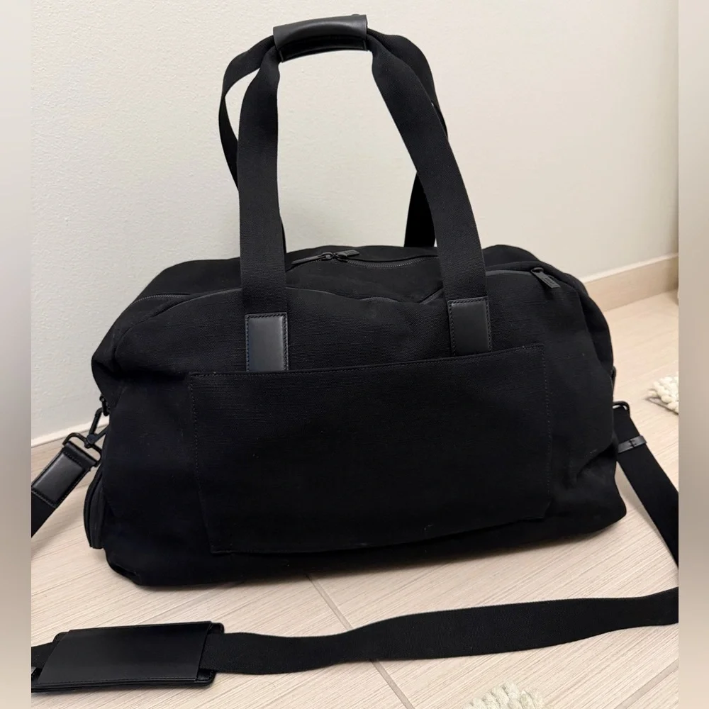 AWAY Weekender Bag - Picture 1 of 6